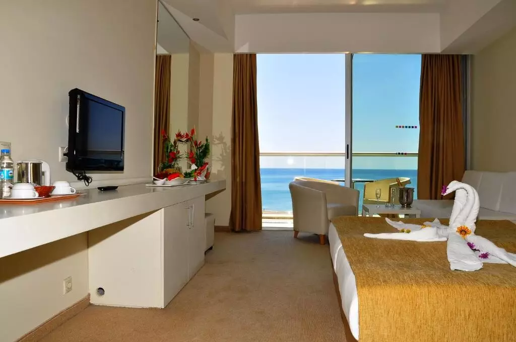 کریستال سنترو آنتالیا